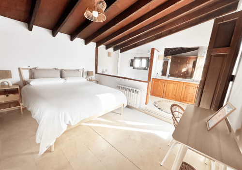 1002master_ensuite_bedroom_palma_-_villa_huerta_-_coliving_valencia_1