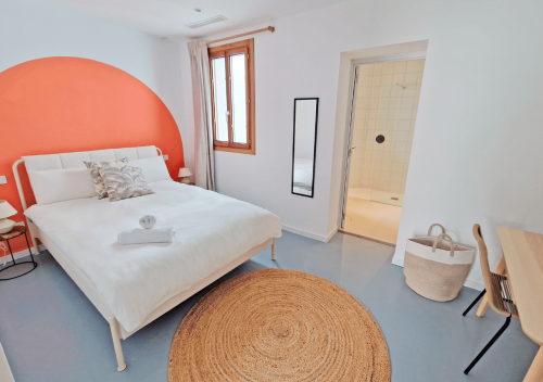 ensuite_bedroom_-_town_house_gomila_-_palma_coliving1-min