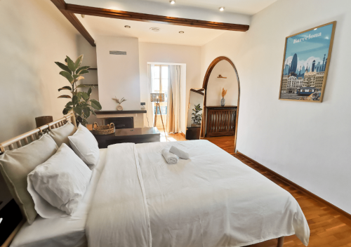 master_ensuite_bedroom_-_casa_turull_-_coliving_barcelona__1