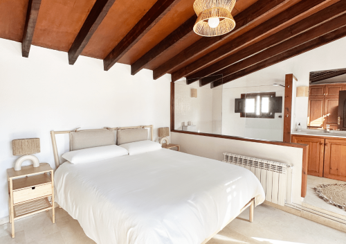 master_ensuite_bedroom_palma_-_villa_huerta_-_coliving_valencia_2