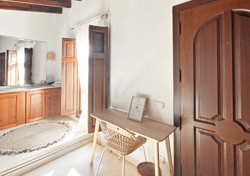master_ensuite_bedroom_palma_-_villa_huerta_-_coliving_valencia_4