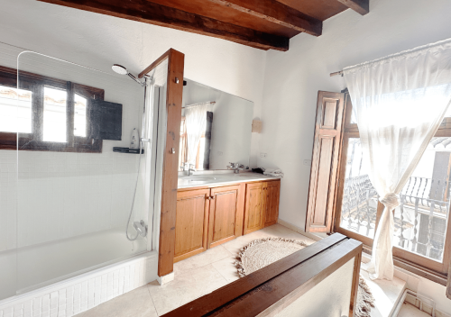 master_ensuite_bedroom_palma_-_villa_huerta_-_coliving_valencia_5