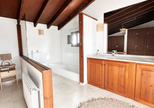 master_ensuite_bedroom_palma_-_villa_huerta_-_coliving_valencia_6